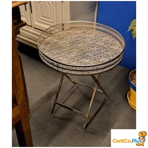 Rond zilverkleurige bijzet tafel