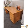 bureau met ladeblok