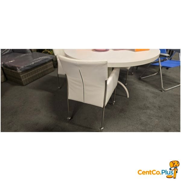 lederen stoelen
