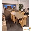 eetkamer met grote spiegel