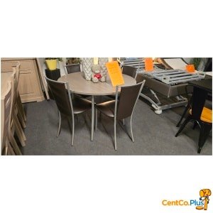 keukentafel met 4 stoelen