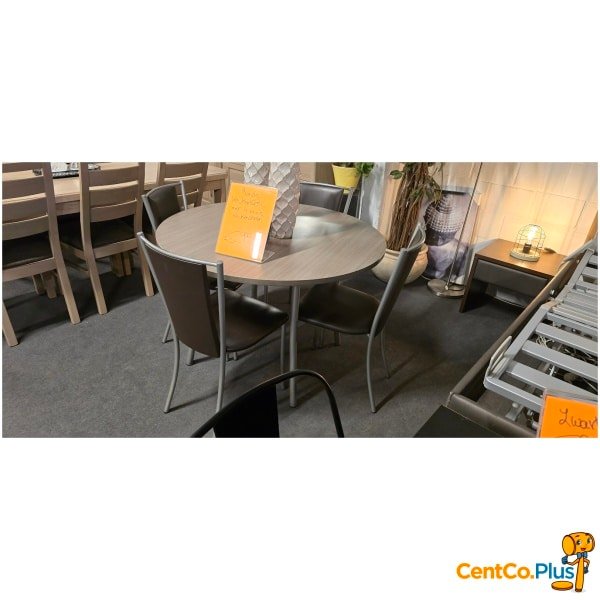 keukentafel met 4 stoelen