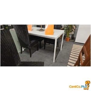 Witte keukentafel