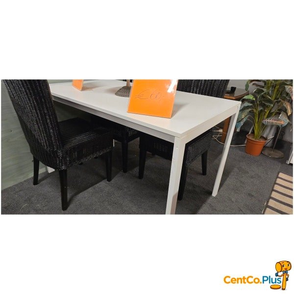 Witte keukentafel