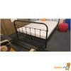 Zwart metalen bed