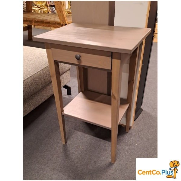 Landelijk bijzettafeltje