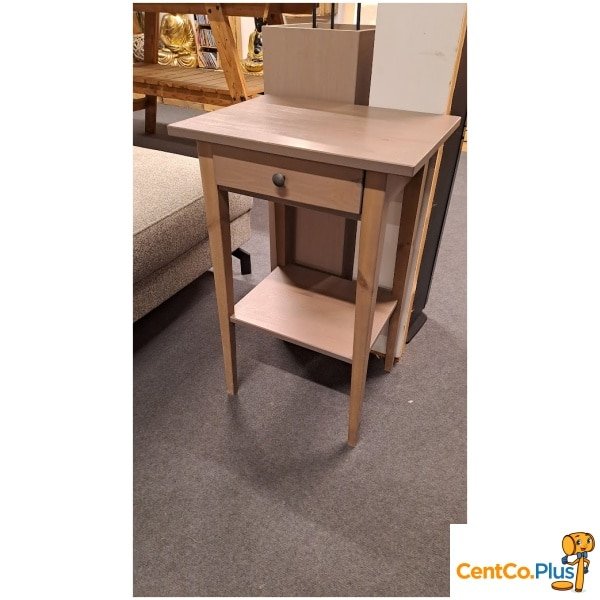 Landelijk bijzettafeltje