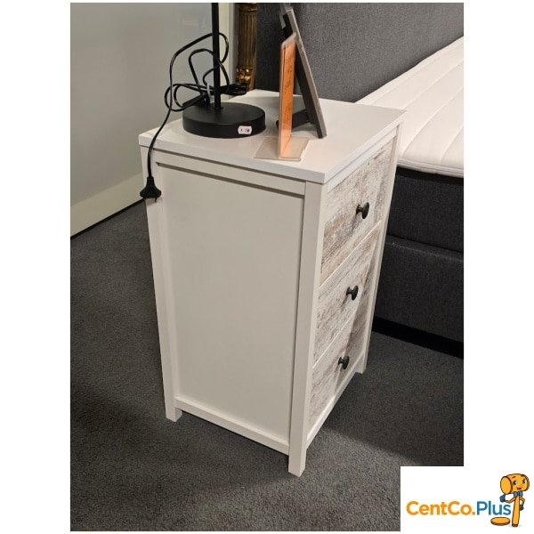 Landelijk wit bijzetkastje