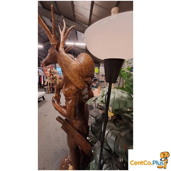 Levensgrote krijger met hert