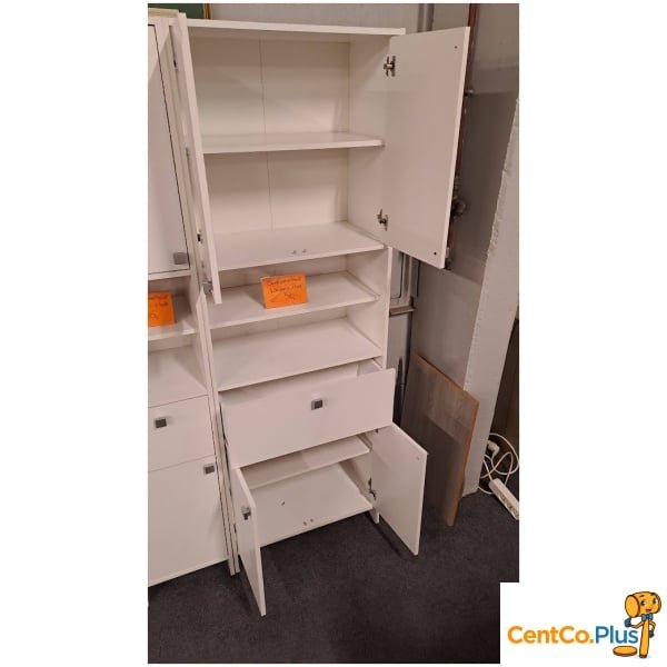Witte badkamerkast