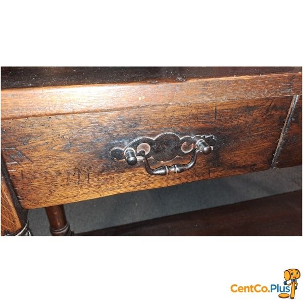 Massieve degelijke muurtafel