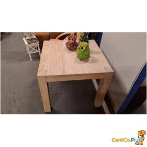 Vierkante massieve tafel