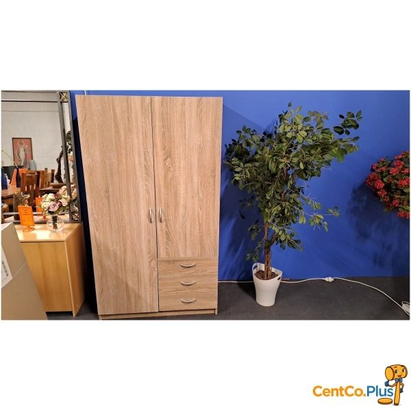 Moderne kleerkast met lades