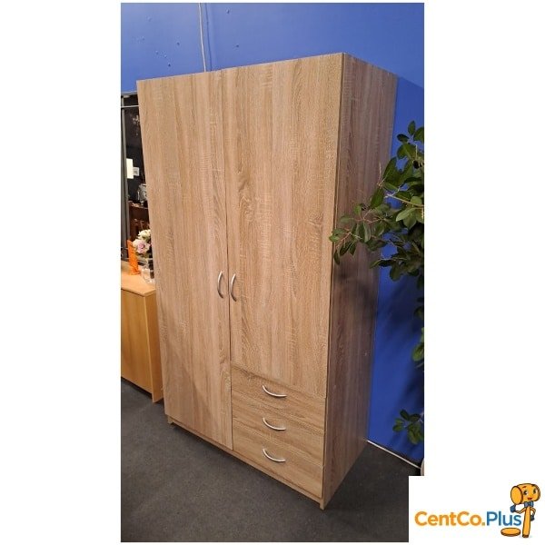 Moderne kleerkast met lades