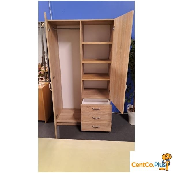 Moderne kleerkast met lades