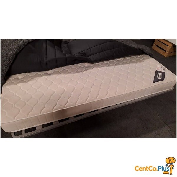 Grijze slaapbank met matras