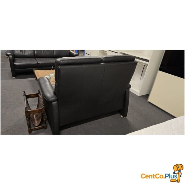 Zwart lederen salon