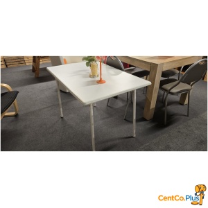 Witte opvouwbare campingtafel
