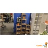Hoge houten étagère