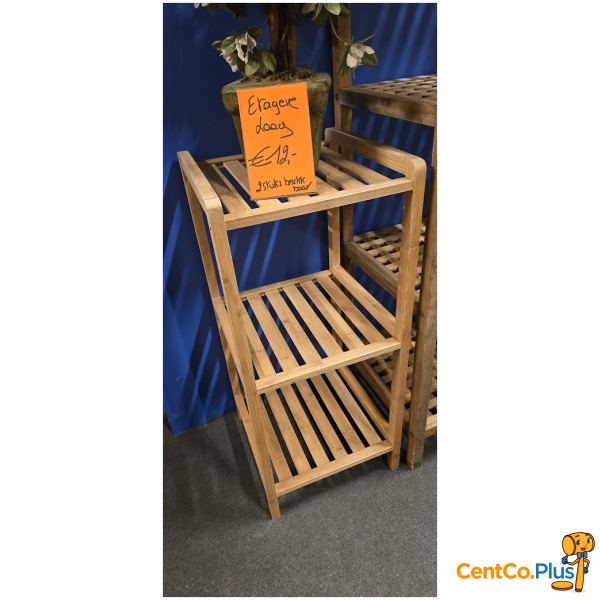 Lage houten étagère
