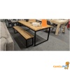 Industriële tafel met bijpassende bank
