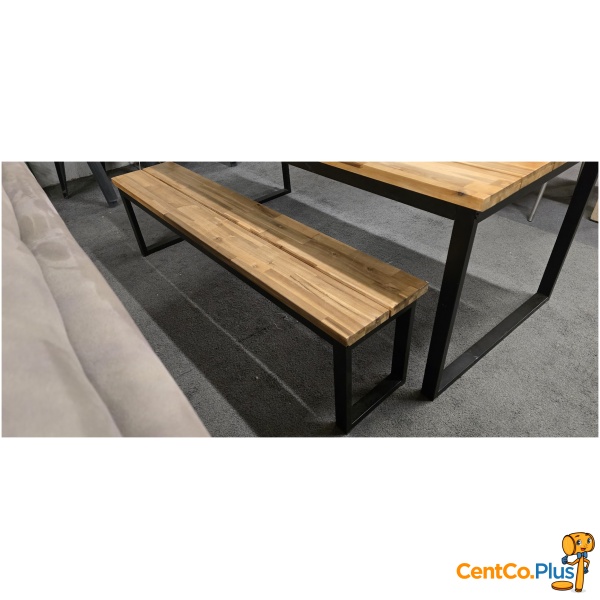 Industriële tafel met bijpassende bank
