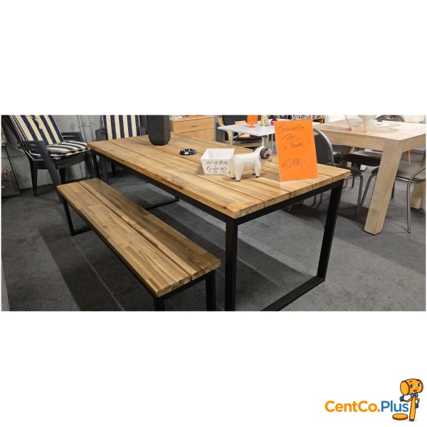 Industriële tafel met bijpassende bank