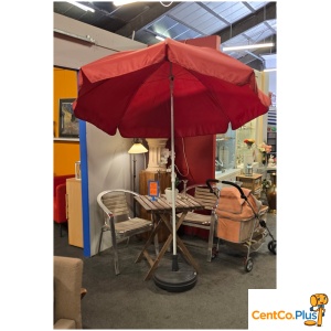 Rode parasol met knikarm