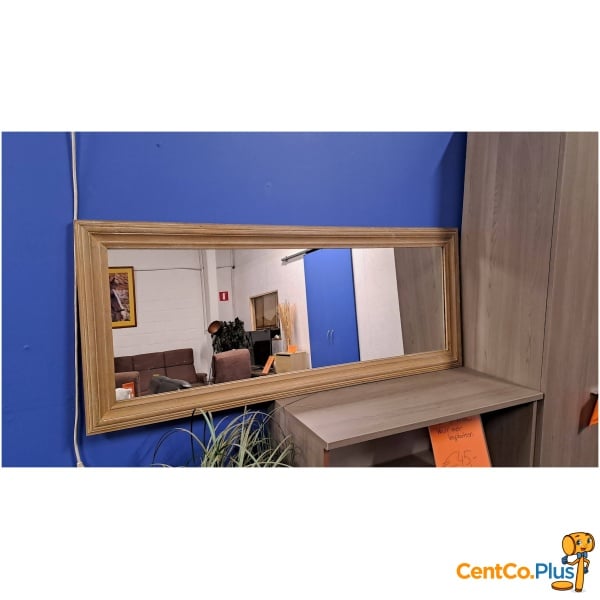 Grote houten spiegel