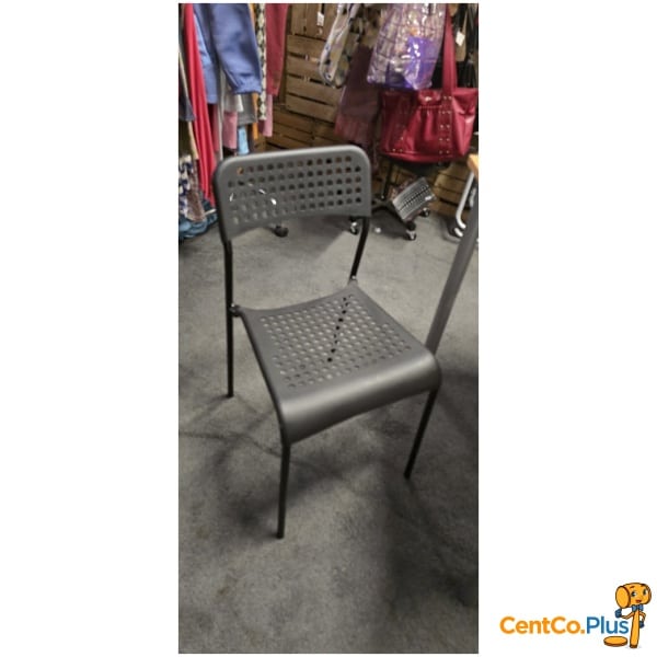 zwarte IKEA stoelen
