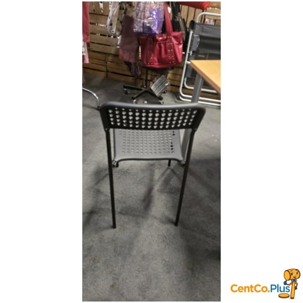 zwarte IKEA stoelen