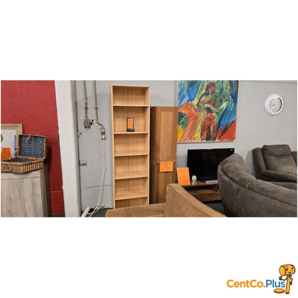 Hoge boekenkast