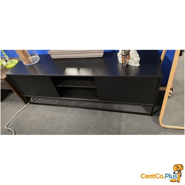 Zwart tv-meubel met schuifdeuren