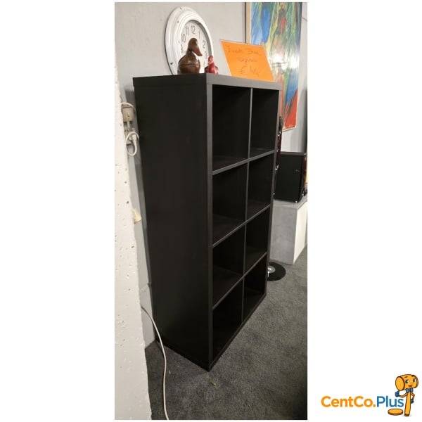 Zwarte IKEA vakjeskast