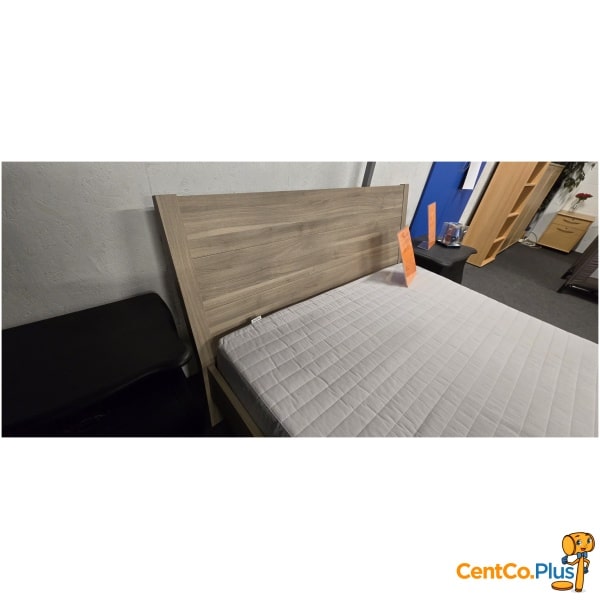 2-persoonsbed met lattenbodem en matras