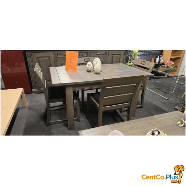 Complete eetkamer