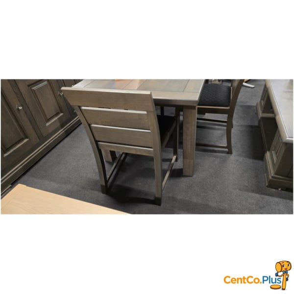 Complete eetkamer