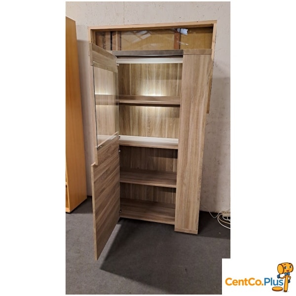 Moderne eetkamer met ronde tafel