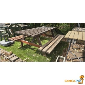 Houten picknicktafel