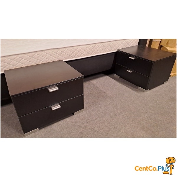 Set van 2 zwarte nachttafels