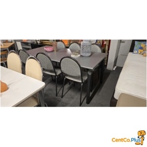 grote grijze keukentafel