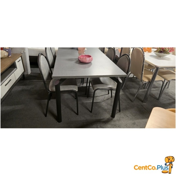 grote grijze keukentafel