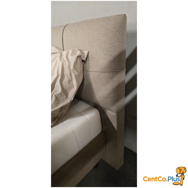 Luxe beige boxspring