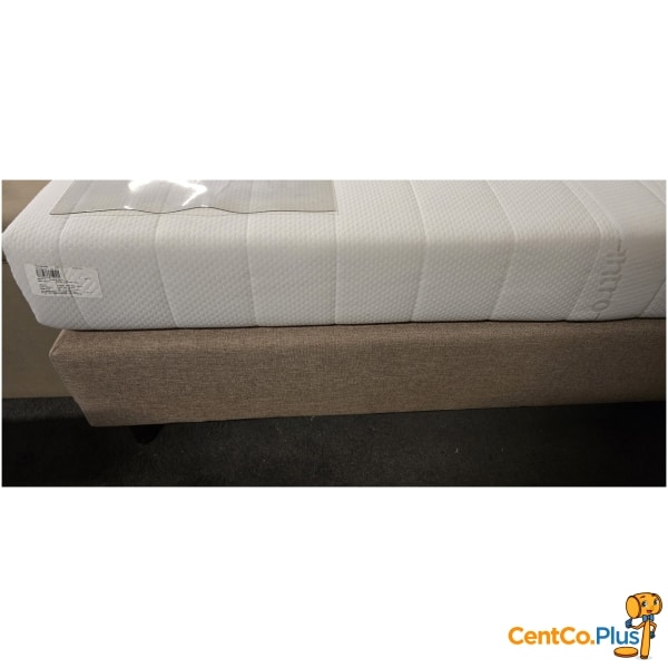 Luxe beige boxspring