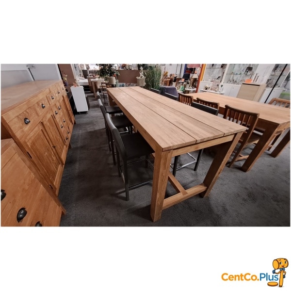 Hoge teak eetkamertafel