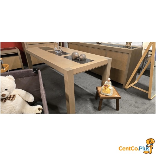 complete eetkamer met marmerinleg