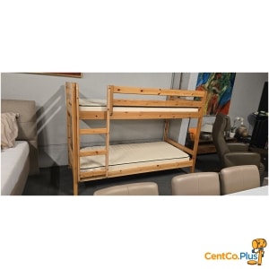 Houten stapelbed