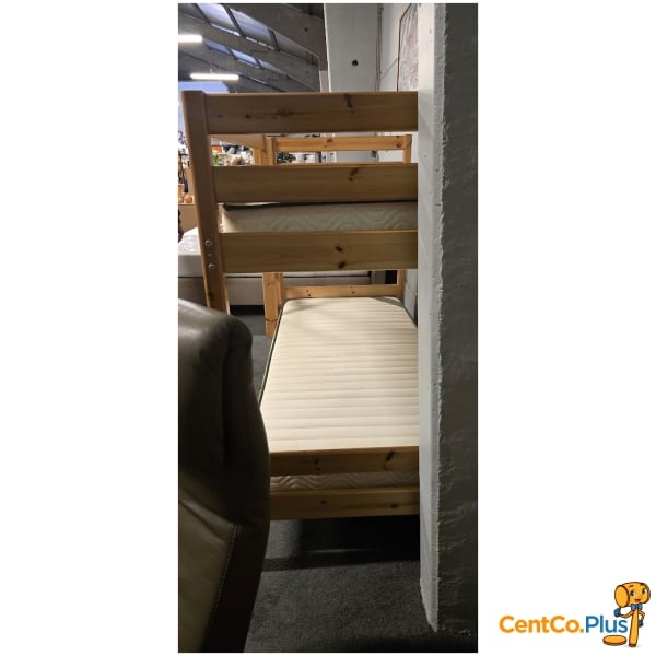 Houten stapelbed
